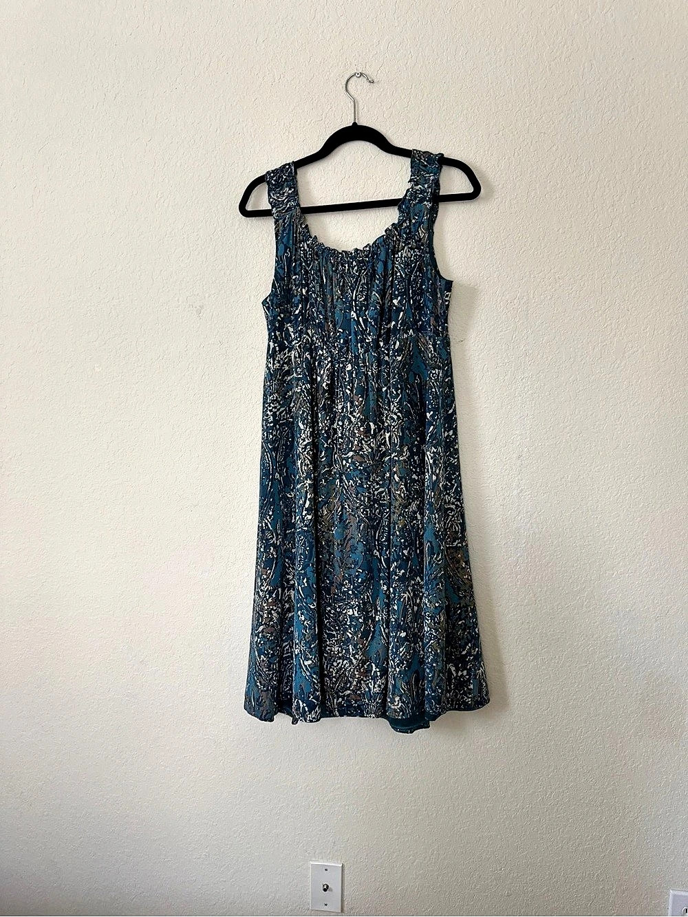 Elie Tahari Abstract Print Silk Dress in Blue & White Like New
